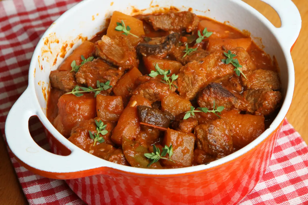 Slow Cooked Beef Casserole (in your oven) - Simple Home Cooked Recipes