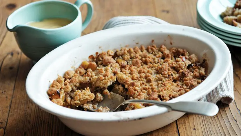 mary berry crumble apple